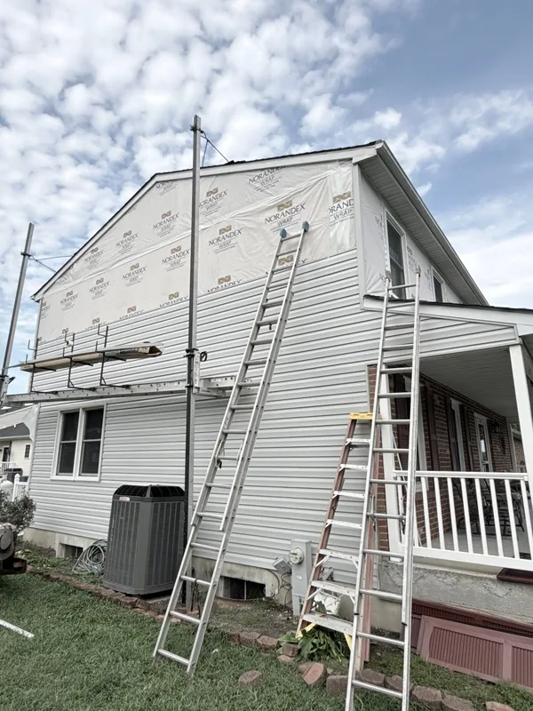 Insulated Vinyl vs Fiber Cement Siding in Maryland